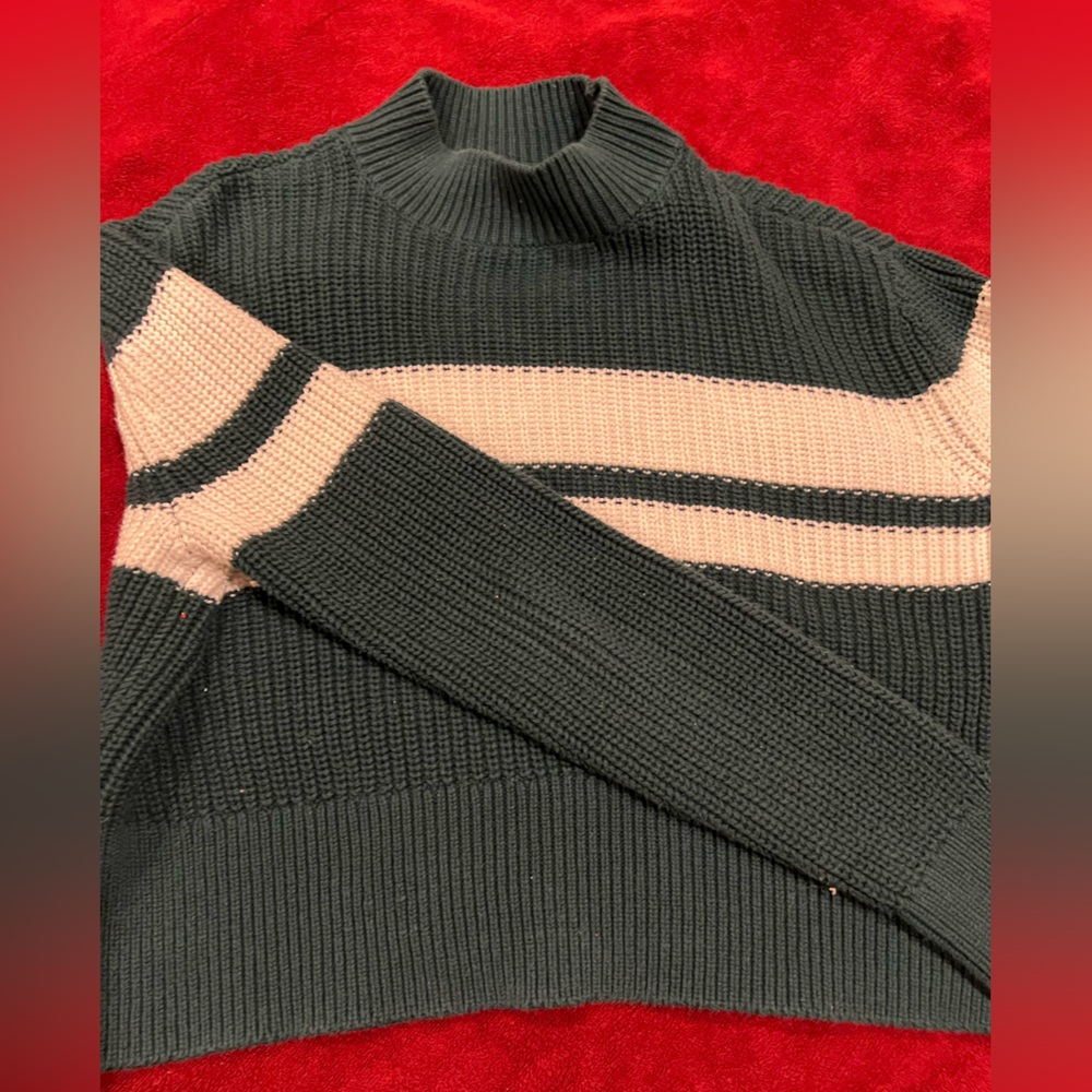 Green White Sweater knitted Small